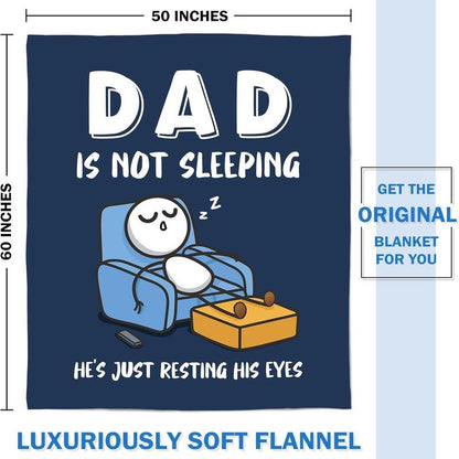 💥 Last Day! Special Sale – Only £9.99 👚“Dad’s Not Sleeping… Just Resting His Eyes” Blanket 🛋️💤  Ultra-Soft, UK-Made Flannel – The Perfect Gift from Kids ❤️