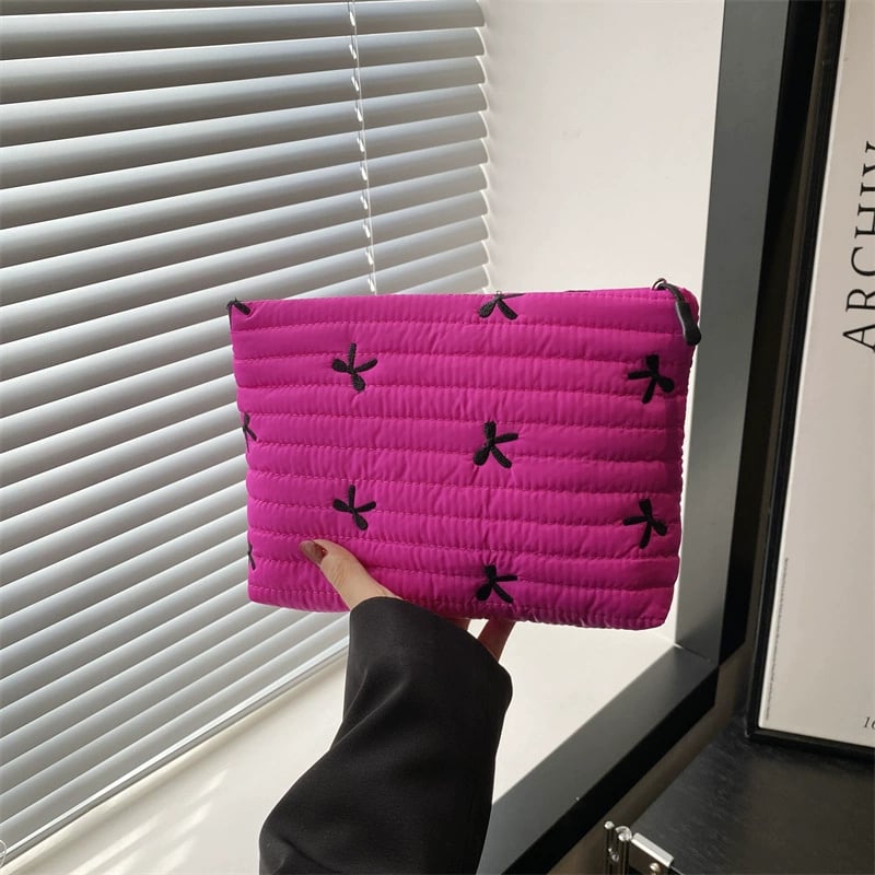 🔥 Solid Color Quilted Clutch – Large Capacity Travel Storage Bag